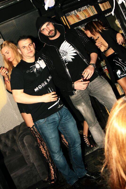 Sultan este prieten cu majoritatea