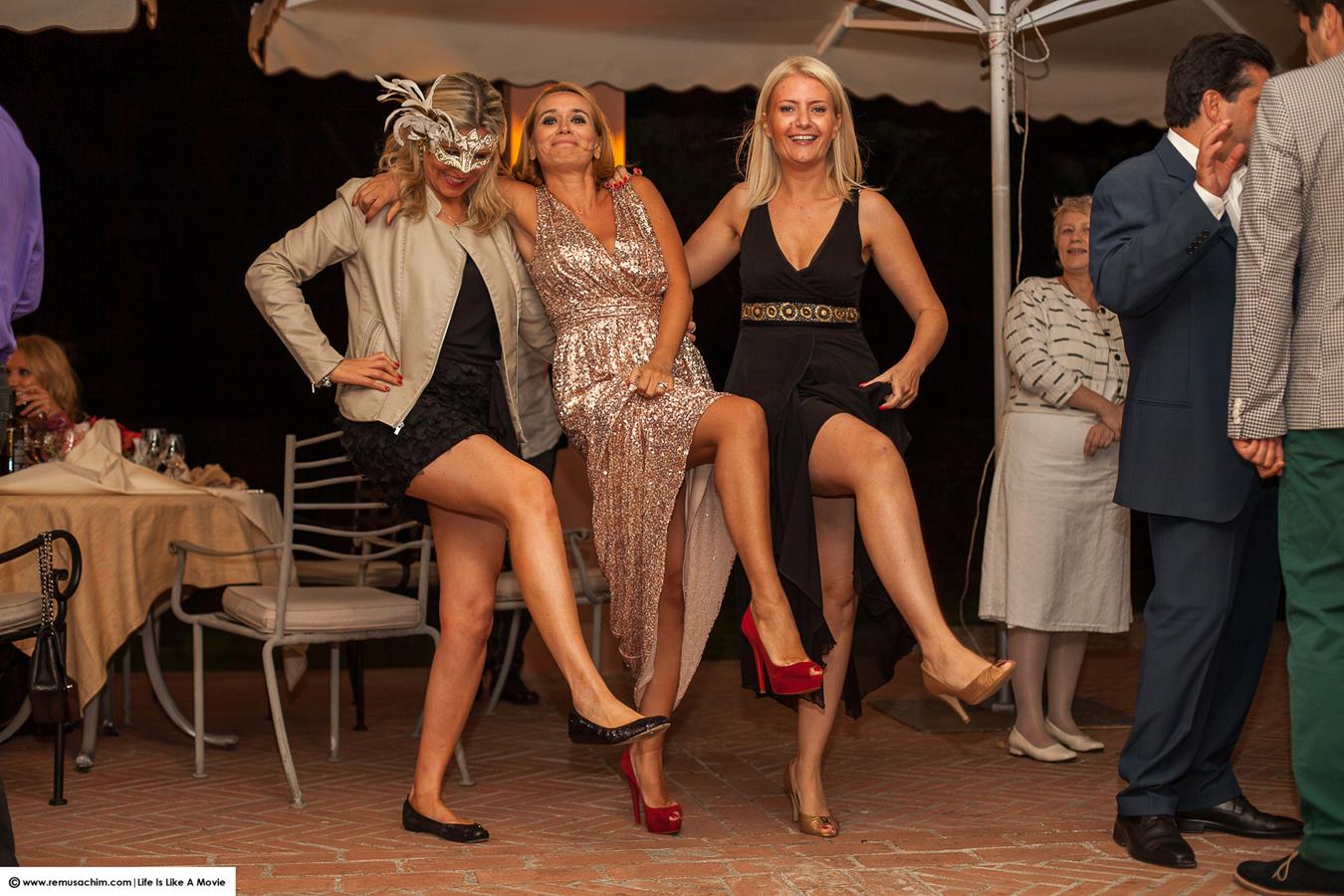 Andreea Esca se distreaza de minune alaturi de prietenele ei