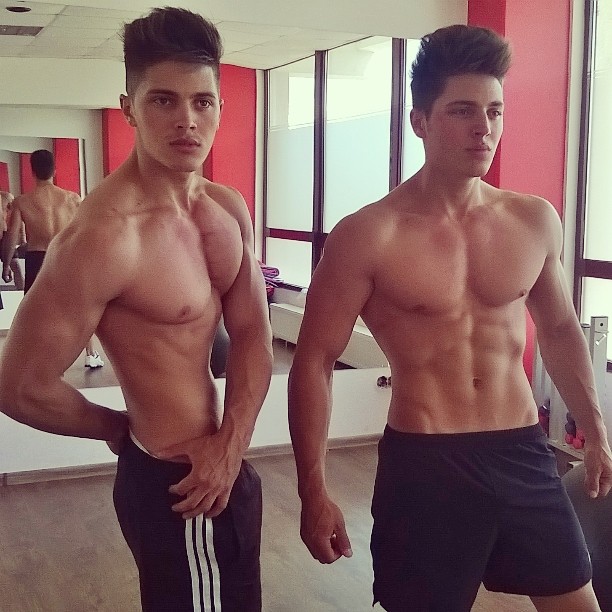 Fratii Vultur cheltuie o avere pe mancare