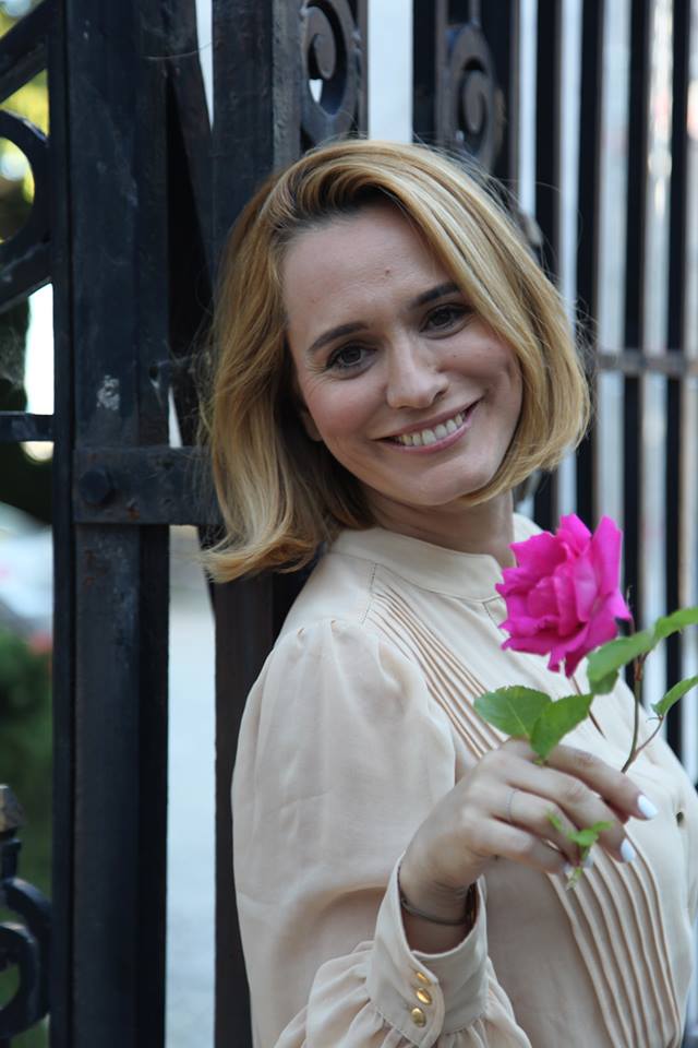 Vedeta si-a pastrat zambetul cald din copilarie si este neschimbata