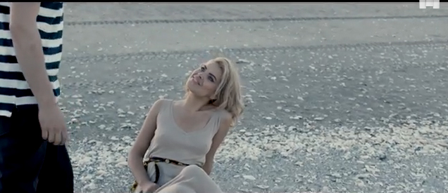 Bianca Lapuste joaca rolul principal in videoclipul lui Marius Moga