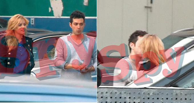 In decembrie anul trecut, Moga a fost pentru prima data surprins alaturi de noua iubita. Cei doi s-au sarutat pasional