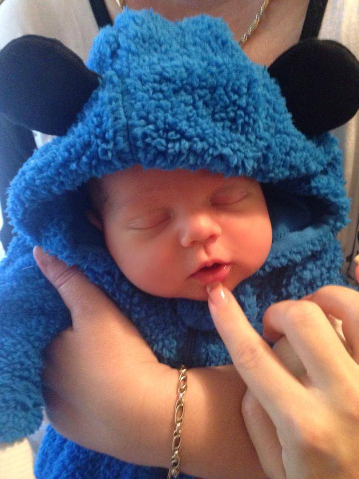 Micutul Angelo a fost la un pas de moarte, la cateva ore dupa nastere