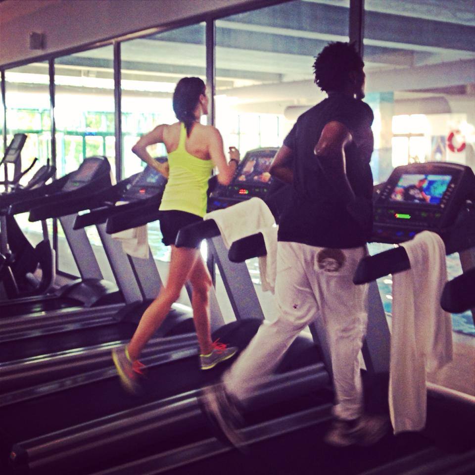 Vedeta alearga de zor pe banda pentru a-si mentine silueta