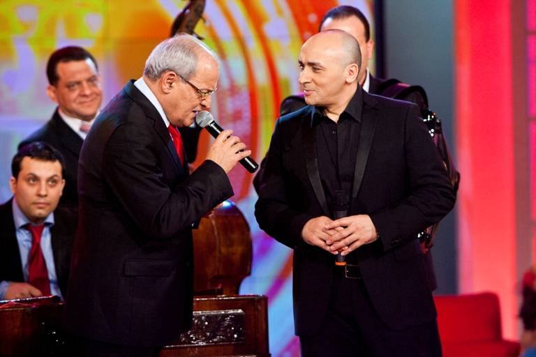 Maestrul Ploiesteanu a cantat cu nume mari ale muzicii romanesti. Aici, alaturi de Marcel Pavel
