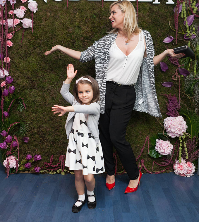 Paula si fetita ei au facut senzatie la panou