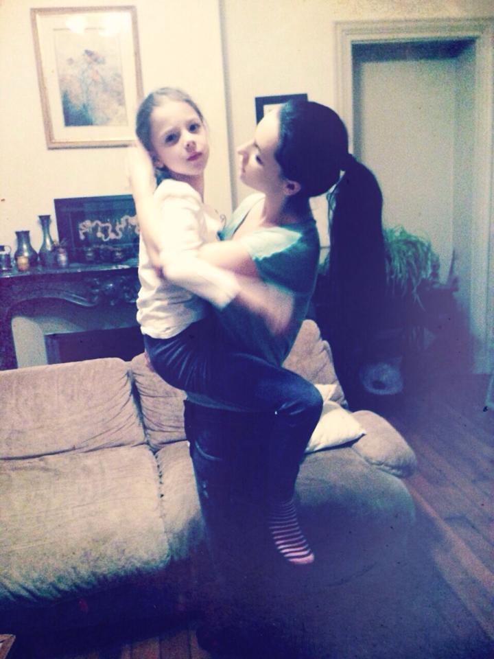 Elena este cea mai fericita atunci cand se afla langa fiica ei