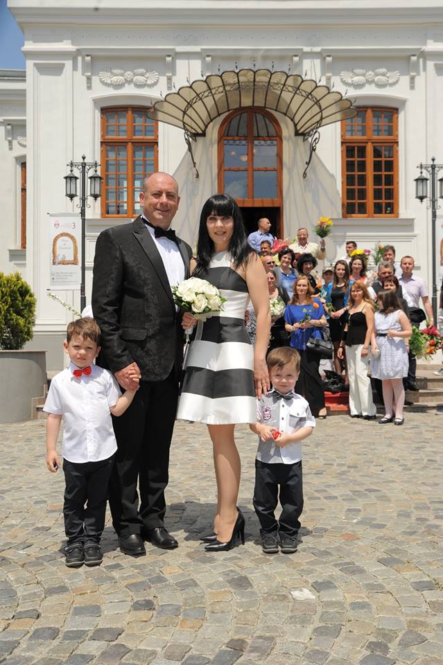 Americanu si sotia lui au impreuna doi baieti de trei, respectiv 5 ani