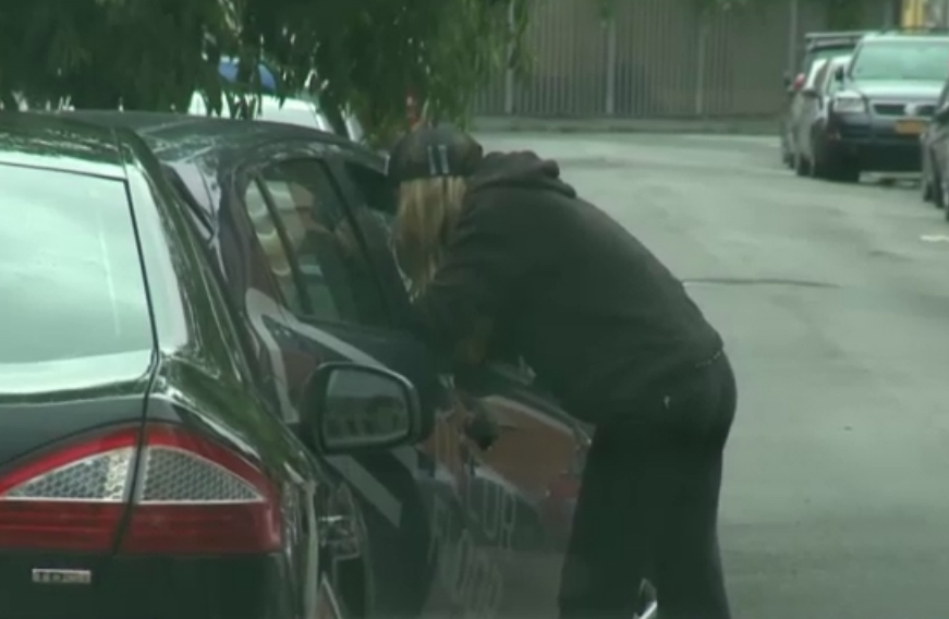 In timp ce Keo era plecat in concert, Misty s-a intalnit cu un alt barbat