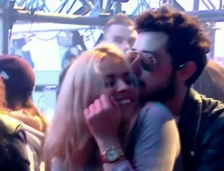 Atunci cand nu se afla pe scena, Marius a fost tot timpul langa iubita sa, Bianca Lapuste