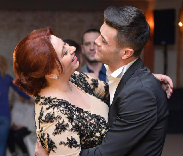 Doar Marius reuseste sa ii mai aduca zambetul pe buze Oanei