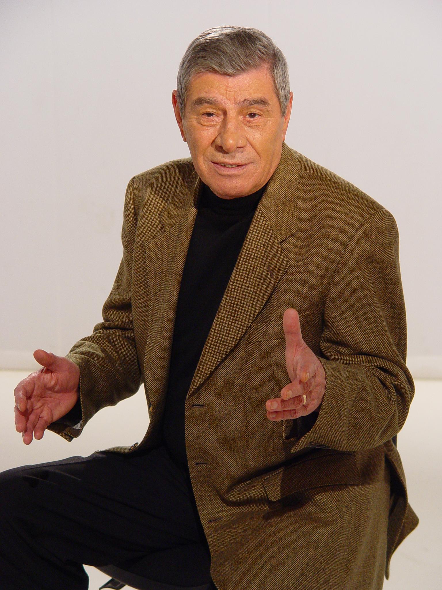 Actorului Mitica Popescu ii este dor de filmari si de emisiunea pe care o prezenta la TVR 2