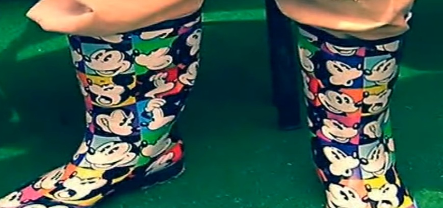 Toti ochii au fost atintiti asupra cizmelor haioase