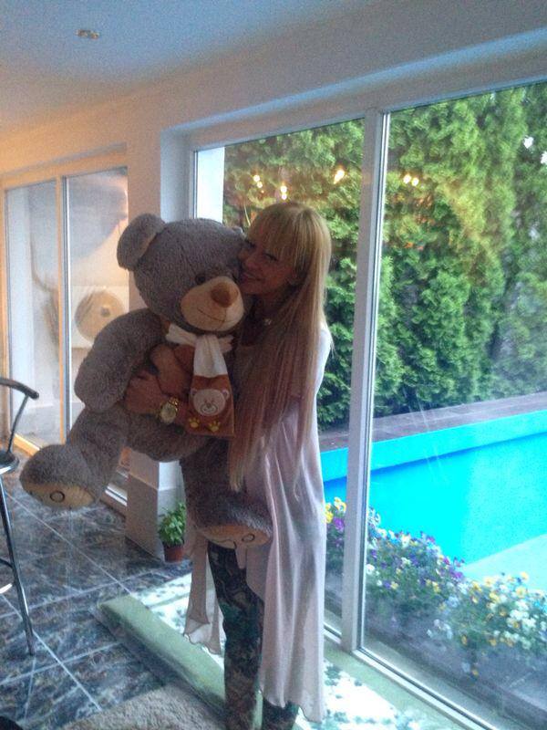 Fanii au sfatuit-o pe artista sa fie mai modesta