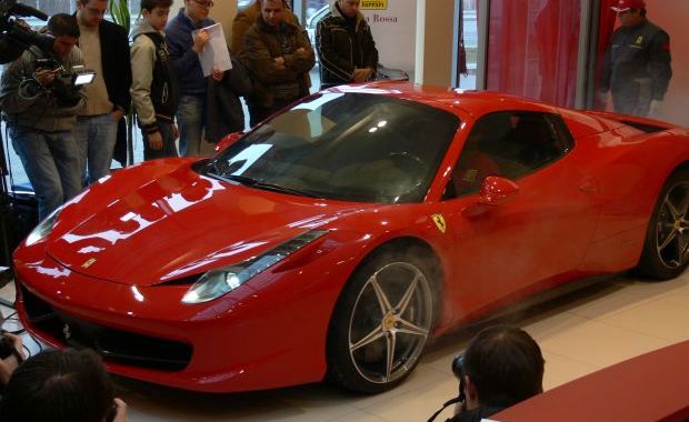 Masina in care s-a pozat Anda costa peste 200.000 de euro