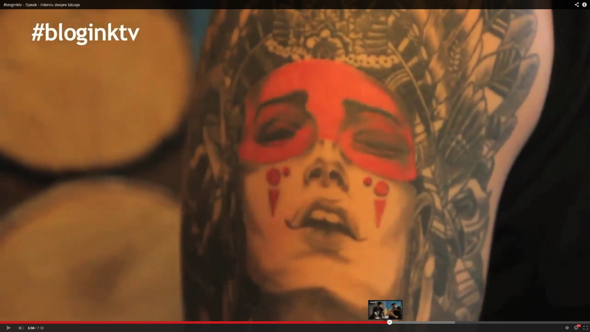 Speak si-a tatuat un chip de femeie, care pare sa simta placere si durere in acelasi timp