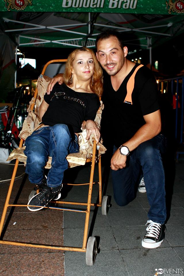 Carmen are contact cu majoritatea vedetelor