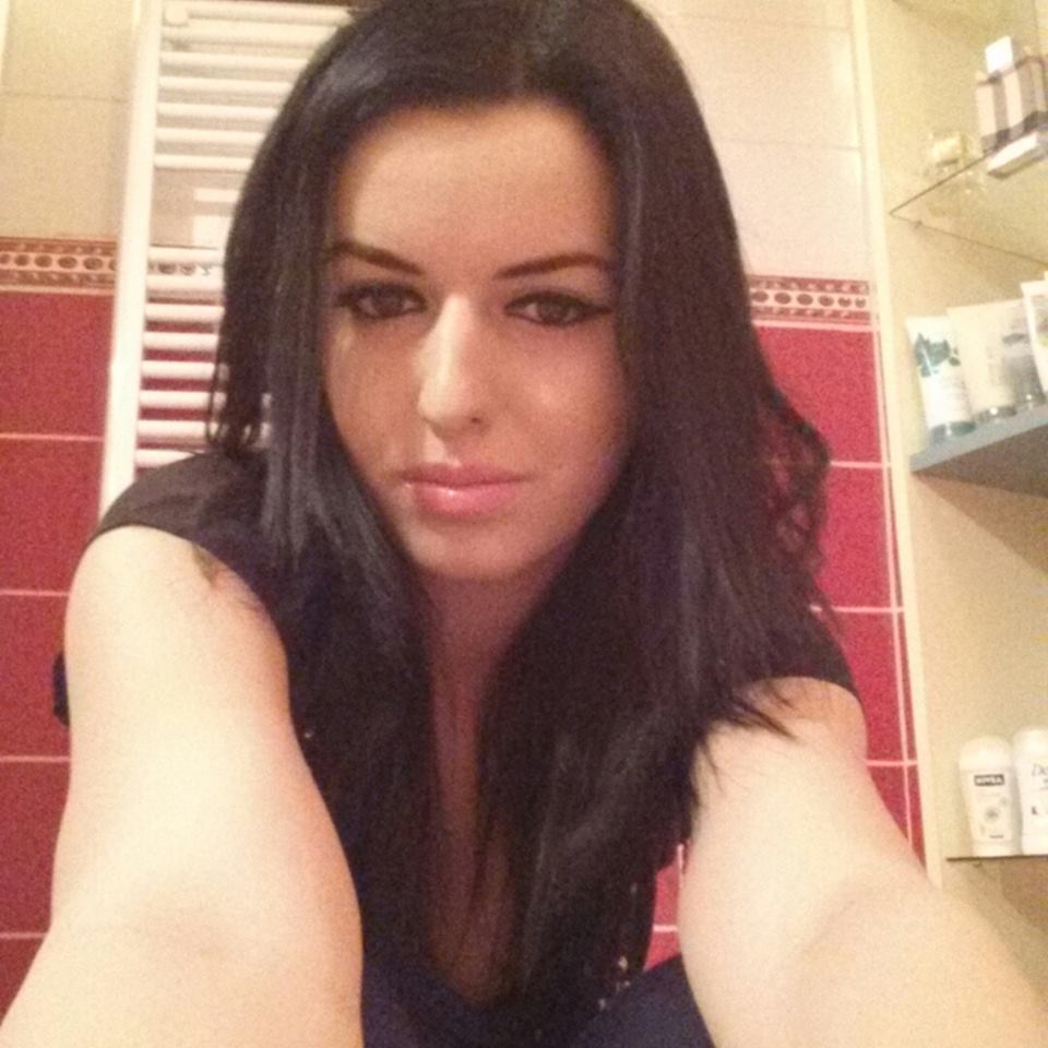 Gabriela Mititelu isi face selfiuri sexy