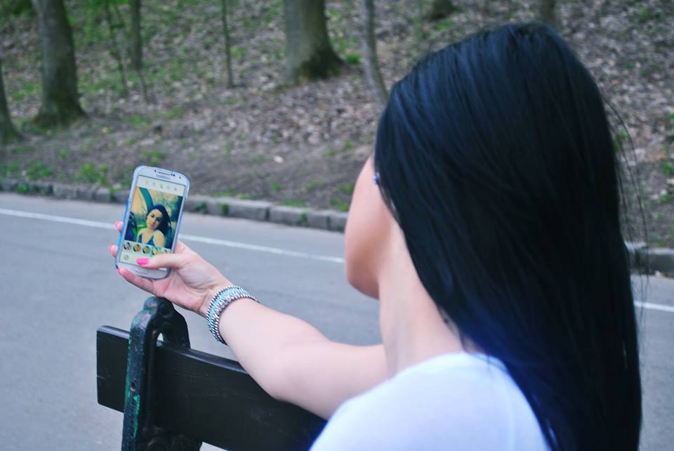 Gabriela Mititelu isi face selfiuri sexy