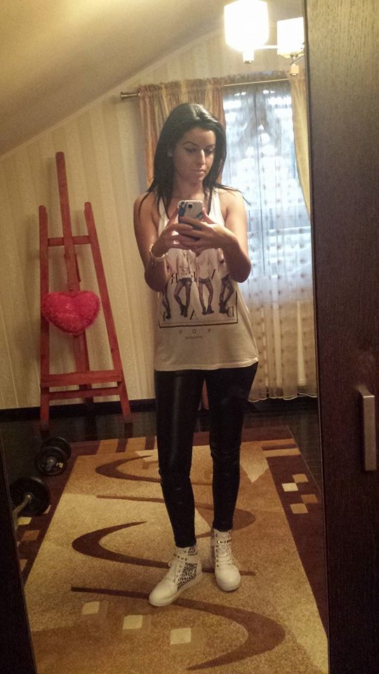 Gabriela Mititelu isi face selfiuri sexy