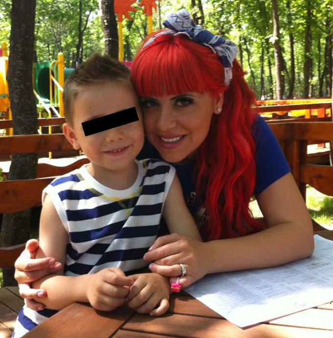 Roscata are o mandrete de baietel