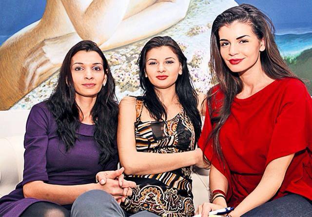 Monica ne obisnuise cu parul ei lunga, pana aproape de mijloc