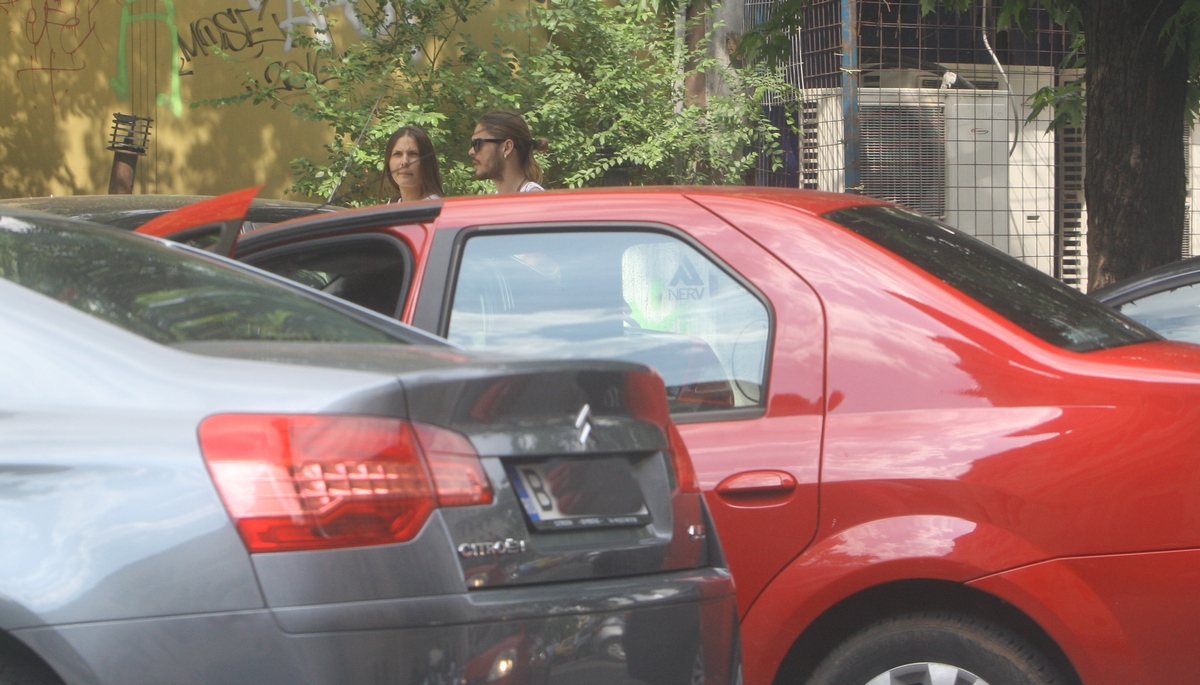 La inceput artistul nu stia ca s-a combinat cu fiica vicepremierului Liviu Dragnea