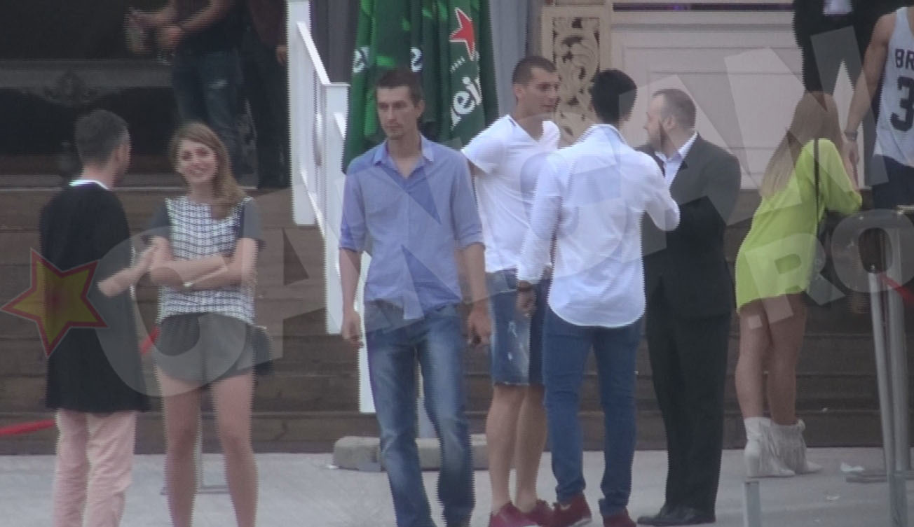 Fostul stelist s-a intalnit cu mai multi prieteni