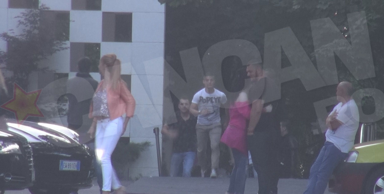 Cei trei fotbalisti au iesit voiosi din club