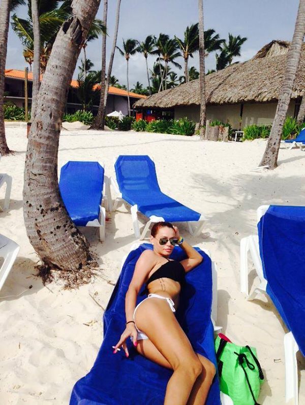 Strainii au fost innebuniti dupa formele ei