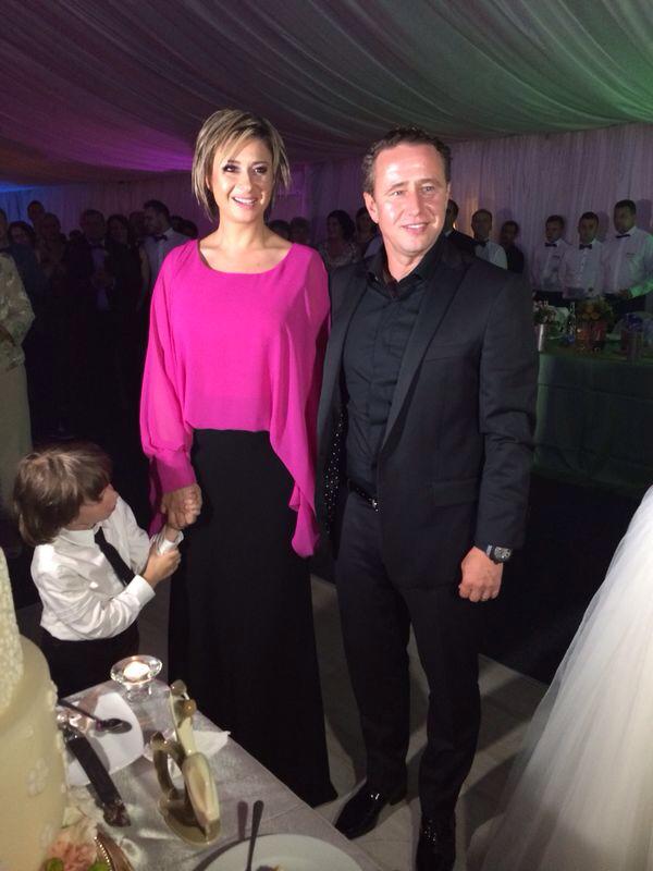 Anamaria si Reghe l-au avut alaturi si pe fiul lor, mezinul fiind cel care a dus verighetele mirilor, la biserica