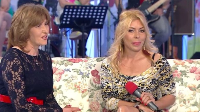 Jasmine are o relatie foarte apropiata cu mama ei, chiar daca se afla la mii de kilometri una de alta