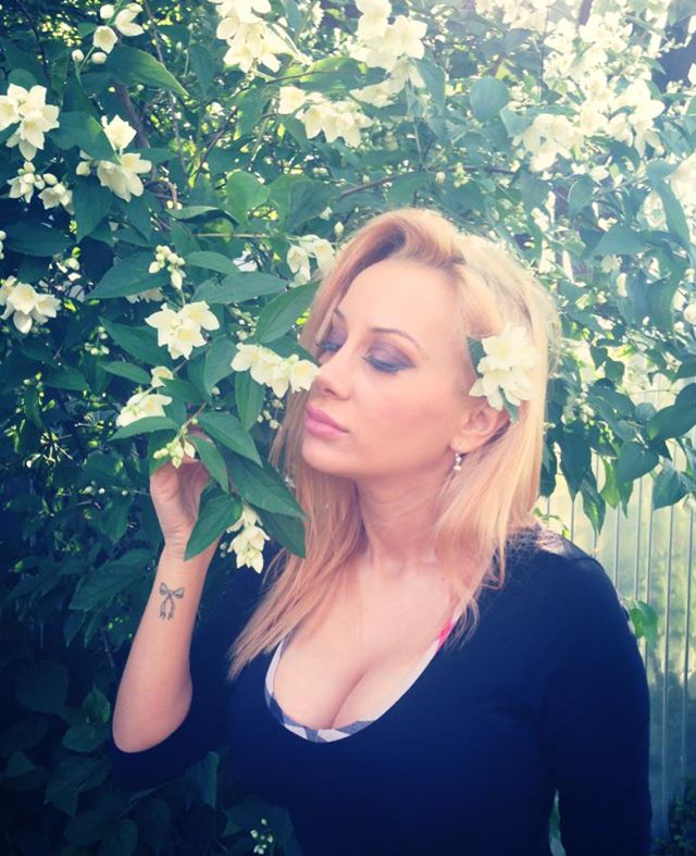 Simona a facut o criza de nervi, de dimineata