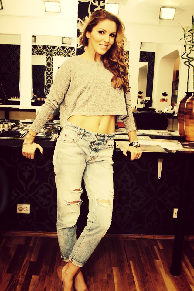 Denisa si-a pus petrecerea de ziua ei in aceeasi zi si in acelasi loc cu Bianca