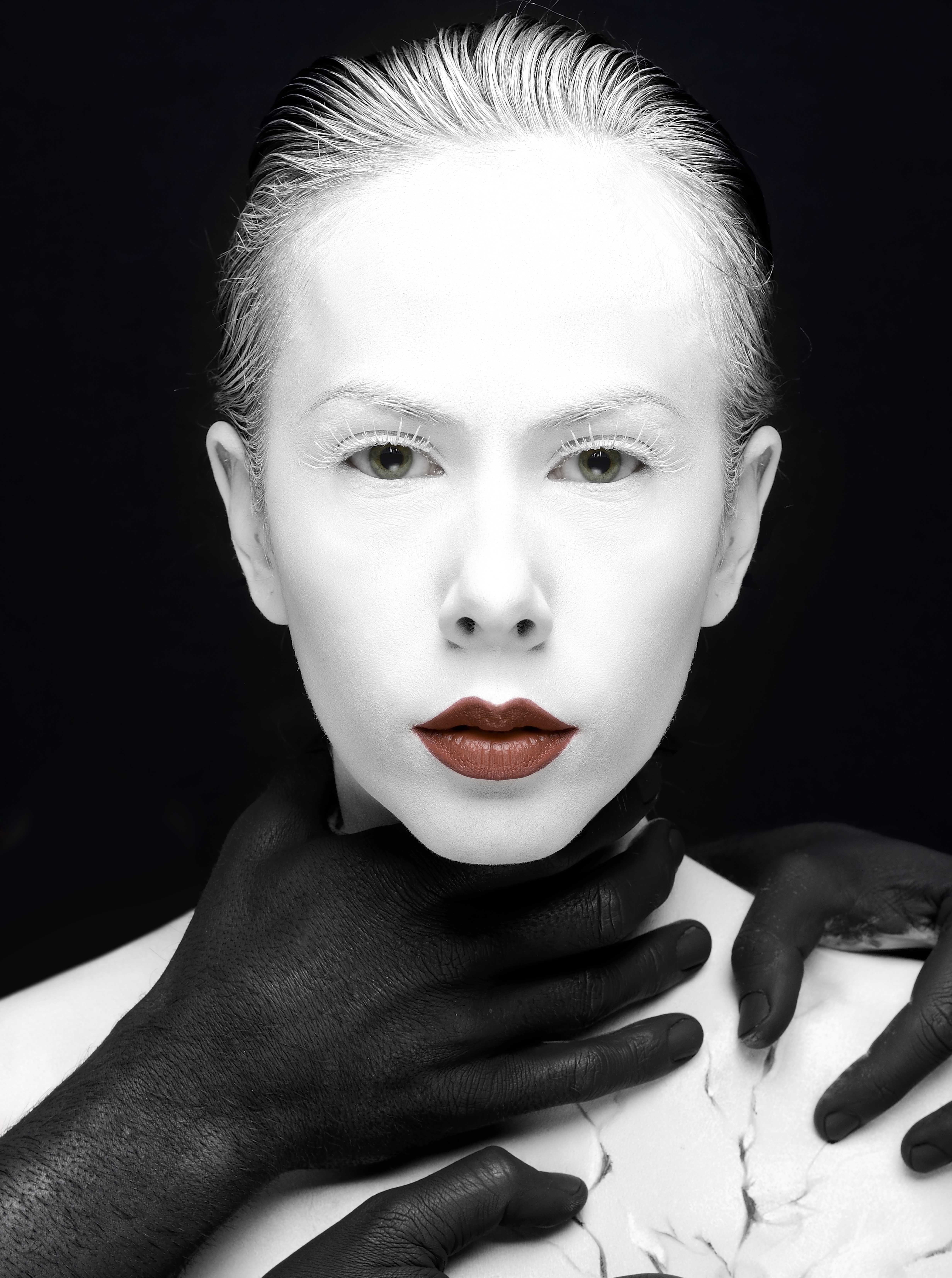 Look-ul Sophiei din ultimul videoclip i-a socat pe fani