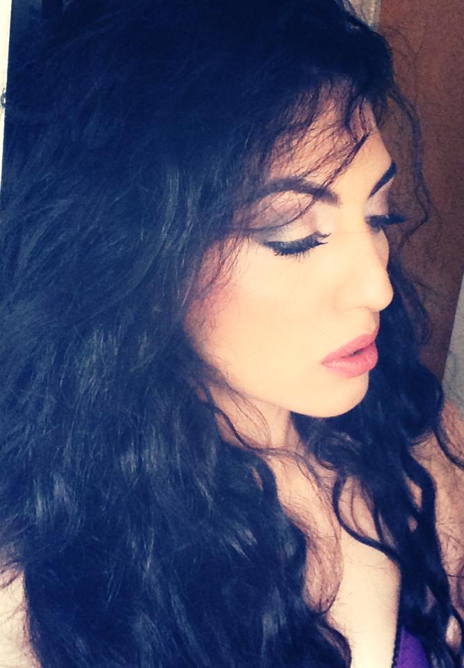 Doinita se poate lipsi de machiaj