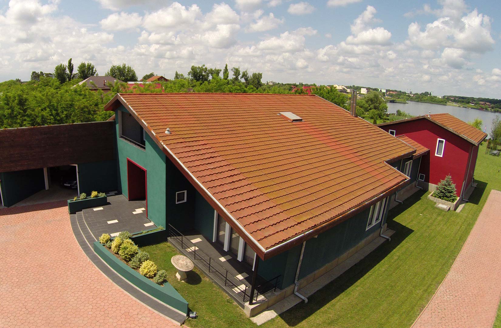 Asa arata casa milionarului Nils Schnecker