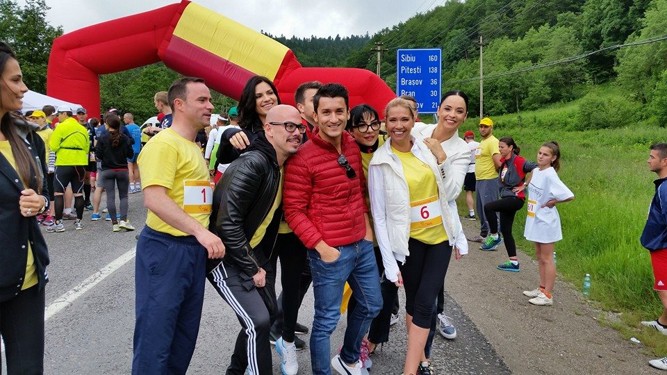 Andreea Marin a fost singura vedeta care a optat pentru o astfel de tinuta eleganta