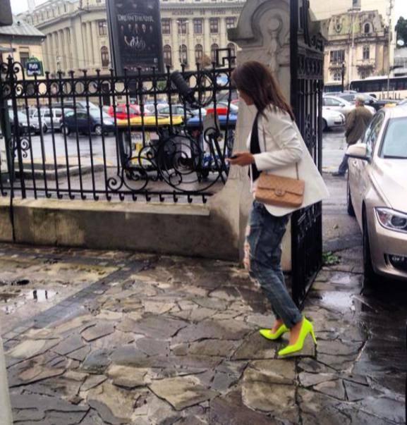 De data aceasta, Andreea Raicu a primit numai comentarii negative pentru tinuta aleasa