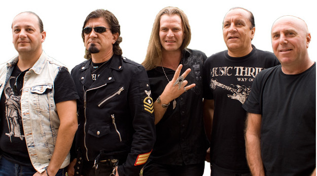 Rafael i-a luat locul lui Cristi in trupa Iris