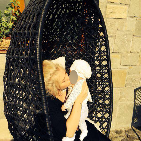 De cand a devenit mama, Misha este cea mai fericita femeie din lume