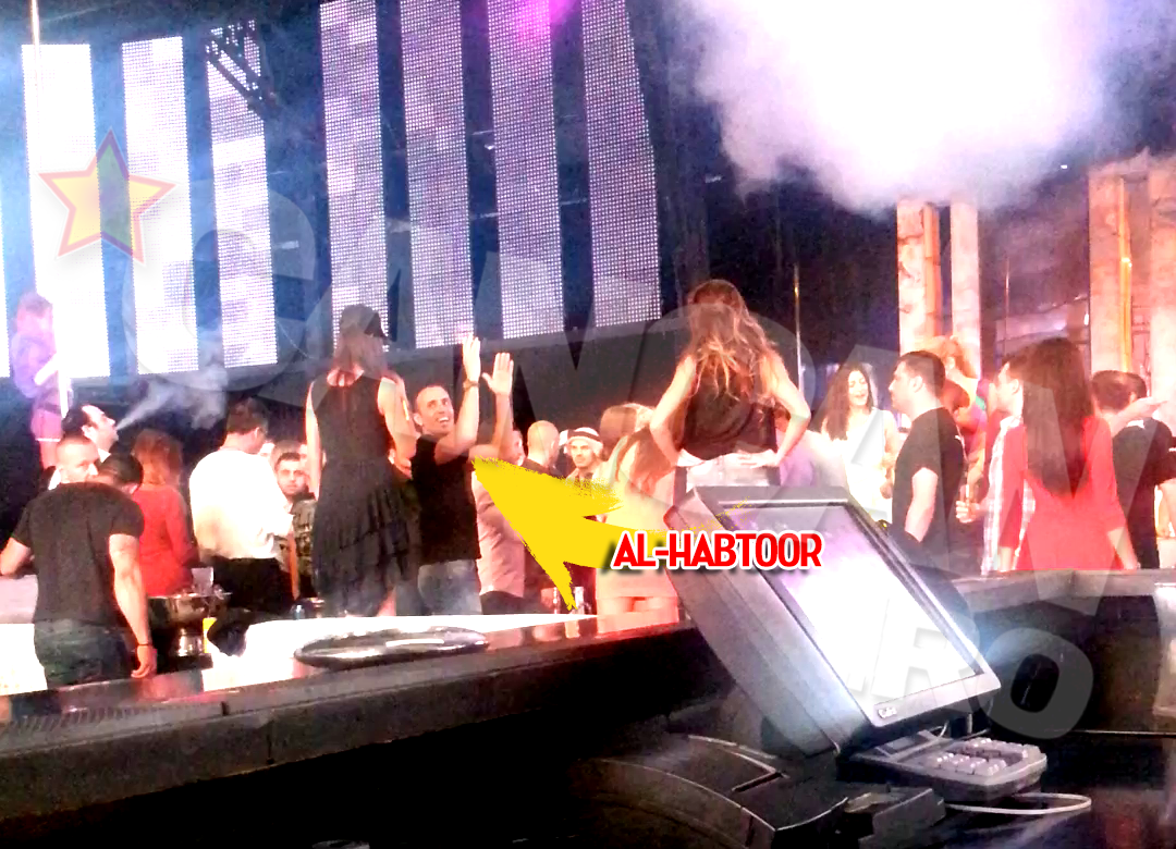 Max s-a distrat in club pana dimineata