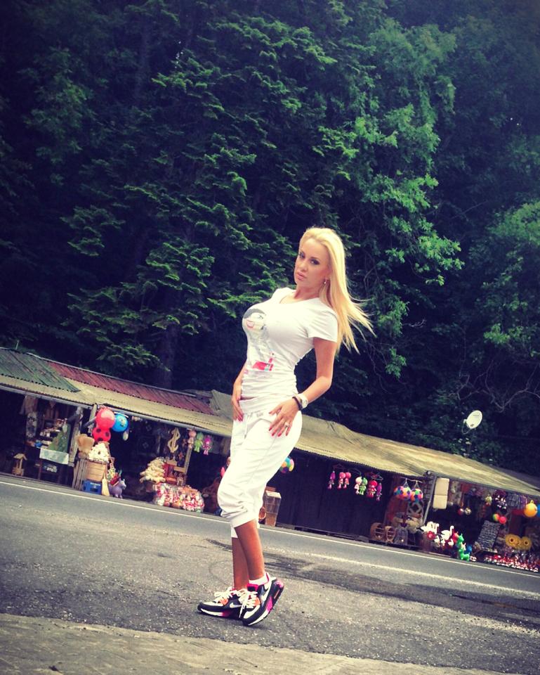 Miercuri, vedeta a plecat alaturi de Liviu Guta si Serghei Mizil catre SIghisoara