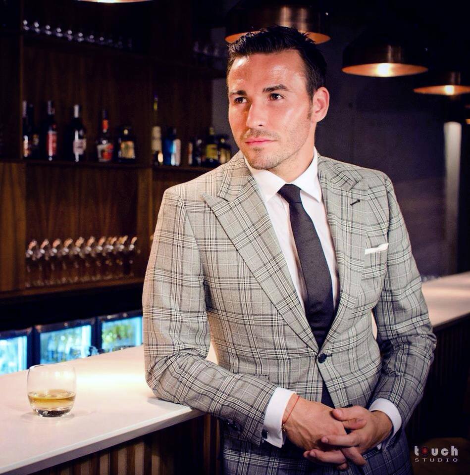 Adrian Cristea se imbraca doar de la firma lui de haine si este mereu o prezenta extrem de eleganta