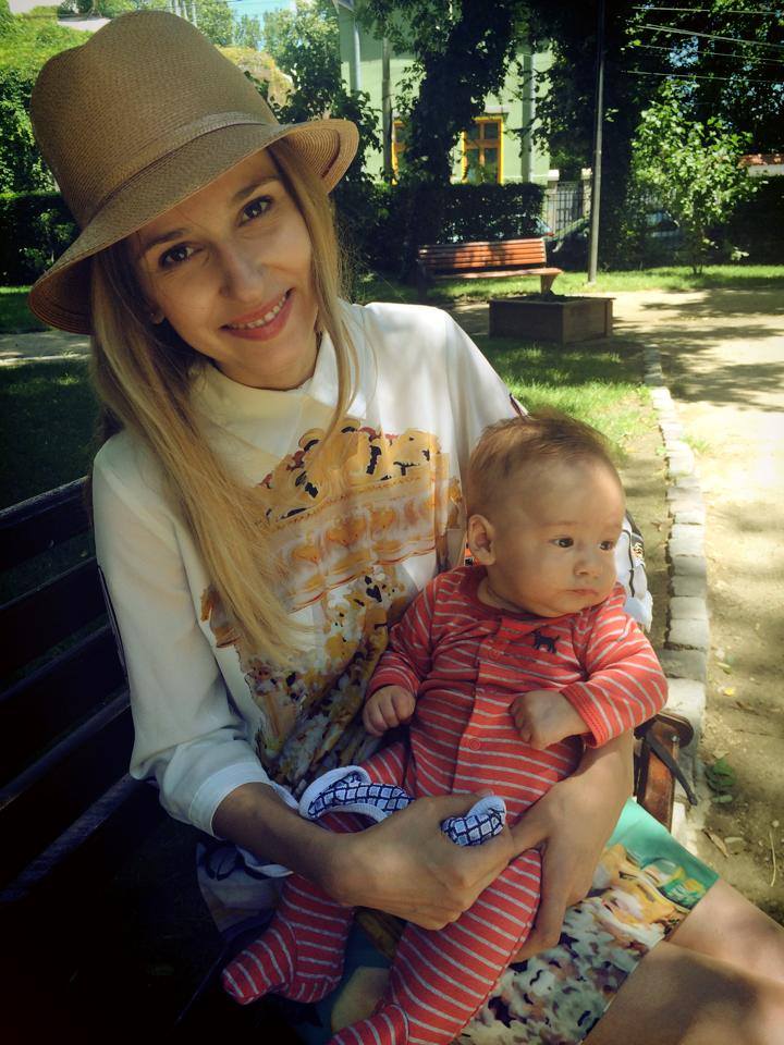 Vladut a crescut foarte mult in cele patru luni si este cea mai mare mandrie a mamei sale