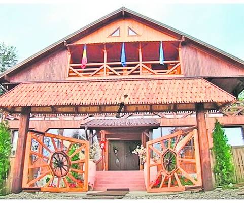 Asa arata pensiunea Israelei de la Viseul de Sus