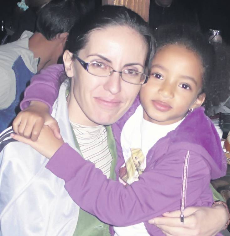 Ioana si Jennifer merg in fiecare luna la mormantul fotbalistului