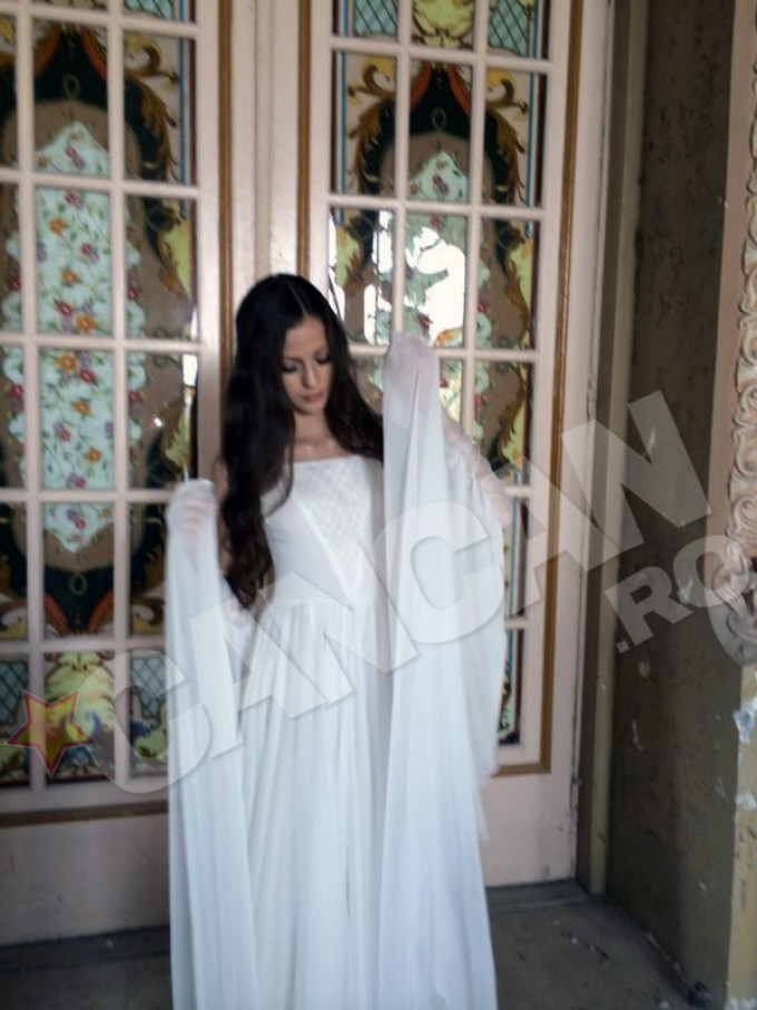 Si Gloria ii calca pe urma mamei ei, devenind imaginea colectiei sale din aceasta vara