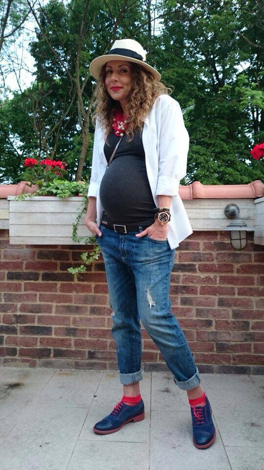 Carmen Bruma a nascut pe 15 mai