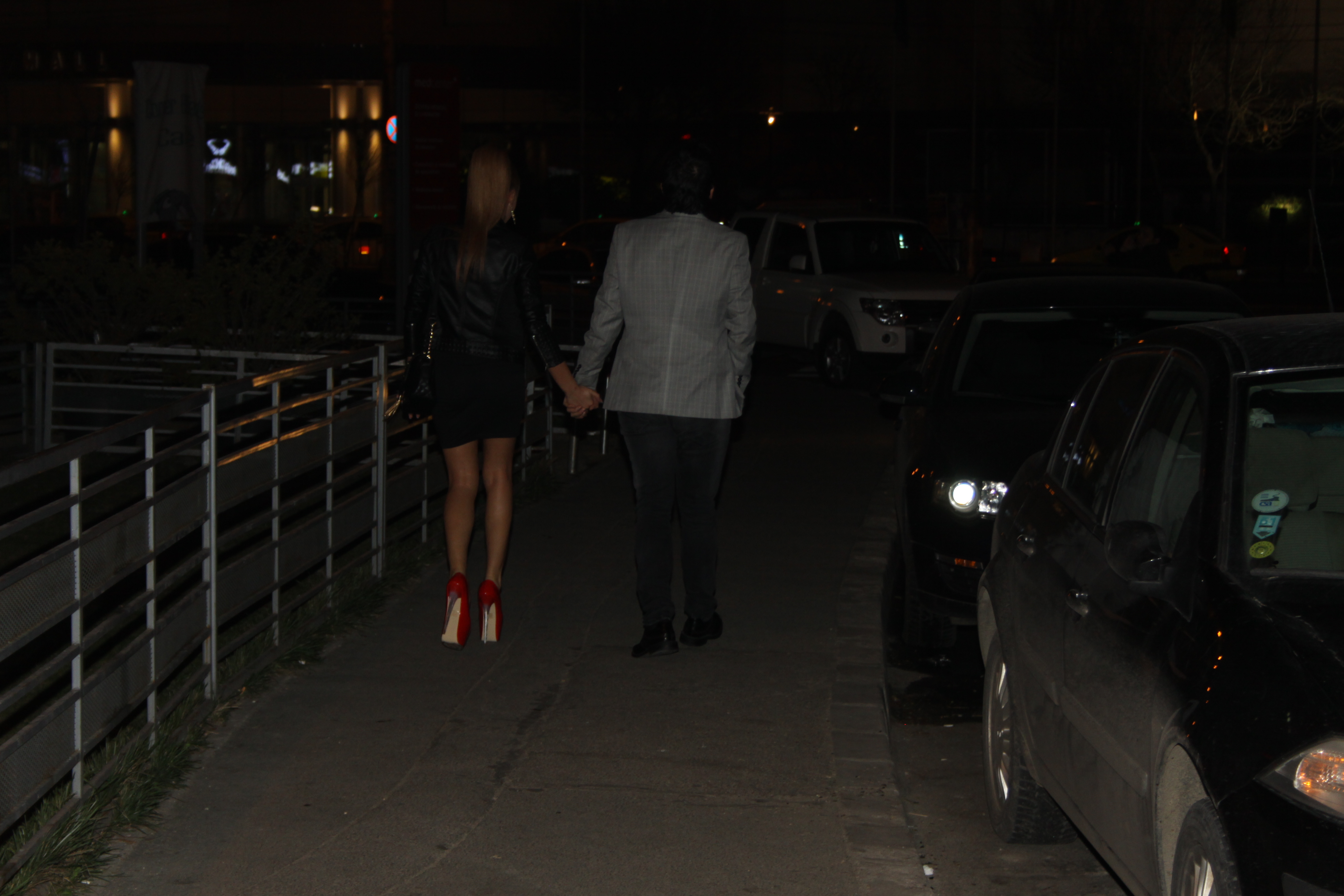 Cristi Mega si Daniela Stan au fost suprinsi impreuna in miez de noapte